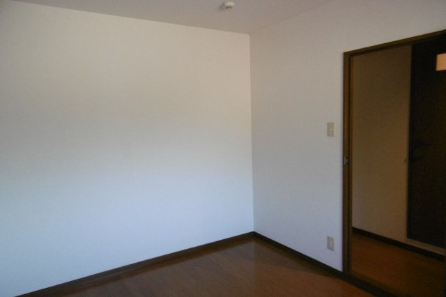 【洋室】 | リイツマンション | 個人の部屋や寝室として使える洋室です
