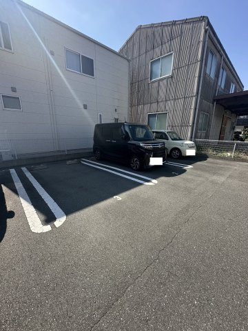 ラ・メゾン・ハヤシの駐車場