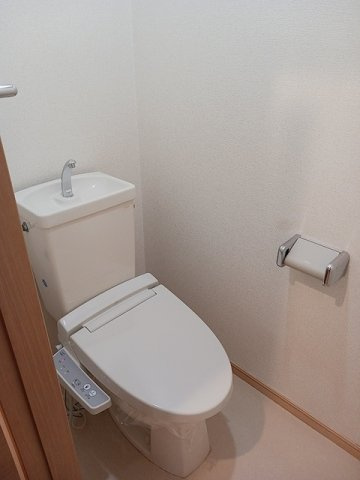 【トイレ】 | ニューシティしみず２ | コンパクトで使いやすいトイレです