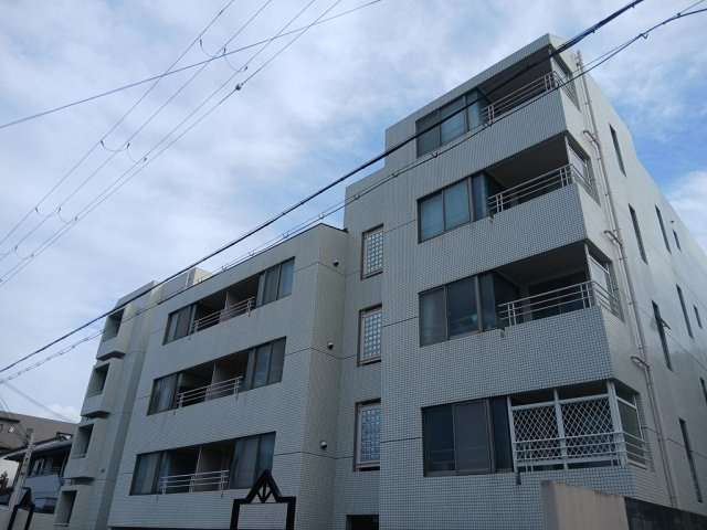 中桜塚パークハイムの外観
