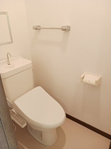【トイレ】 | サンセール・ナンバ | 落ち着いた色調のトイレです