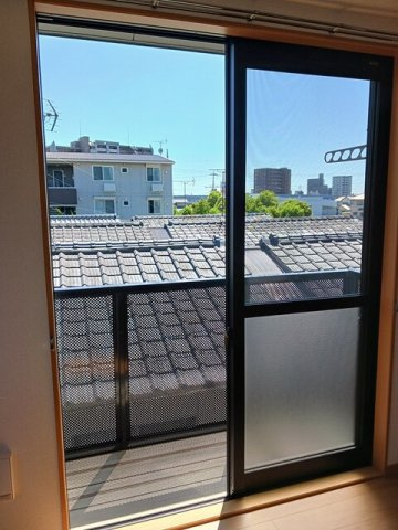 【バルコニー】 | ベルフローラ | 開放的で明るい空間を演出してくれるバルコニーです