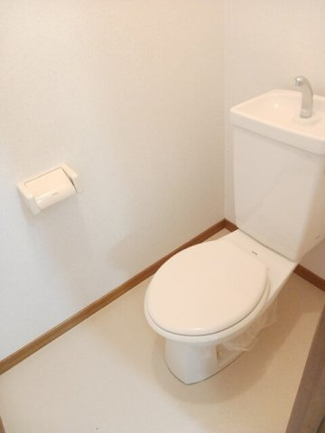 【トイレ】 | エルディムハイフィールド | ゆったりとした空間のトイレです