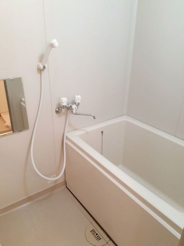 【浴室】 | あんてぃーく | コンパクトで使いやすいお風呂です