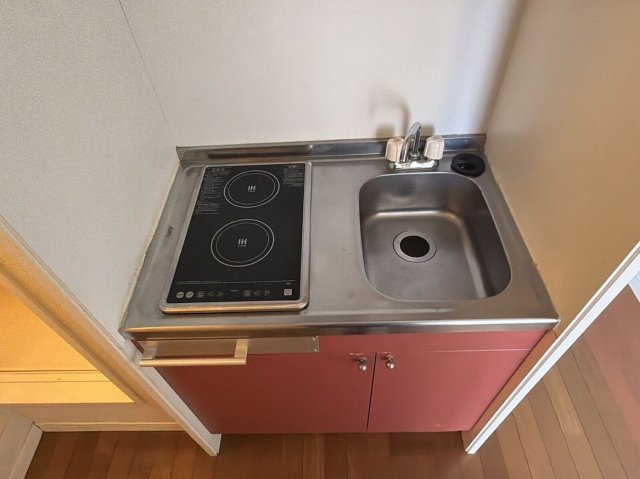レオパレス高屋の庄のキッチン|コンパクトなキッチンで掃除もラクラク