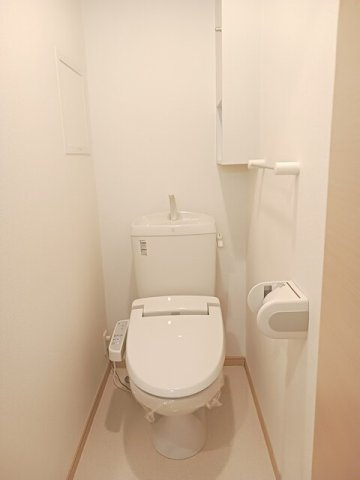 【トイレ】 | グリ－ンピュアⅡ | 落ち着いた色調のトイレです