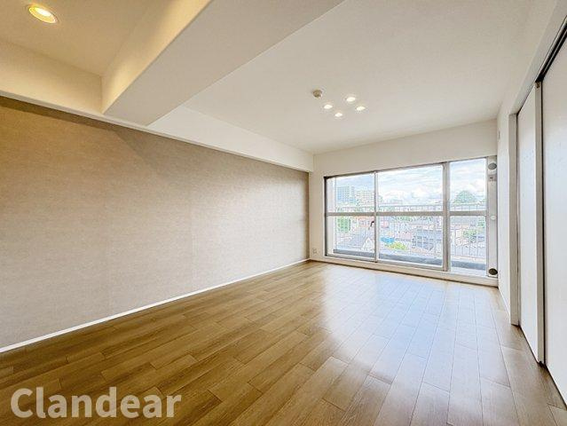スカイパル鳩ヶ谷本町の洋室|ドキドキの新生活も、安心してスタート。ぴったりの住まいを見つけませんか？クランディアが一緒に住まい選びをサポートします‼　まずは、お気軽にお問合せください　＃クランディア