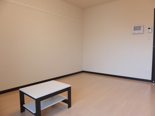 【居間・リビング】 | レオネクスト雄町 | ※写真と現状が異なる場合は現状を優先