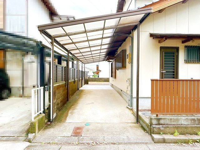高知市横浜新町1丁目　中古戸建の駐車場