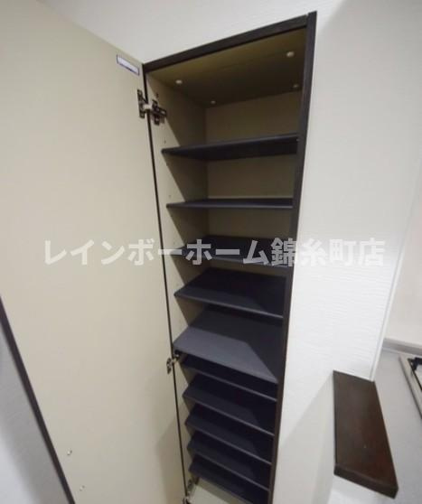 江戸川区中央１丁目の賃貸マンションの玄関
