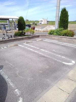 【駐車場】 | アンジュ　Ｂ | 駐車場に車を止められます