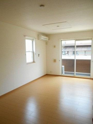【居間・リビング】 | フォレスタ | こちらの居間で趣味の時間をお楽しみください