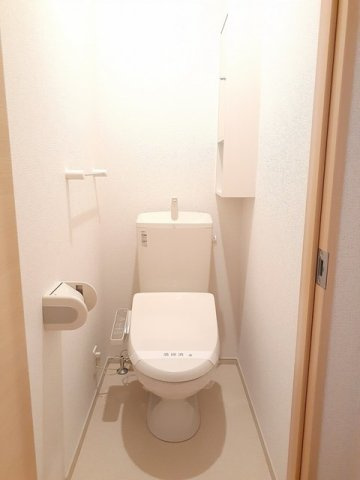 【トイレ】 | レ・クローチェ | 落ち着いたトイレです