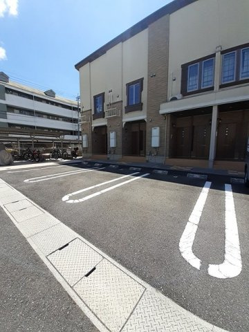 【駐車場】 | レ・クローチェ | 駐車場完備です