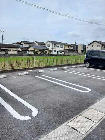 【駐車場】 | コニファーガーデン | 駐車場完備です