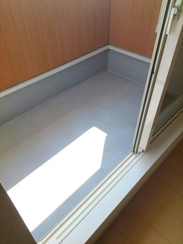 フルハウス幸Ⅱのバルコニー|外からの目が気にならないバルコニーで洗濯物が干せます
