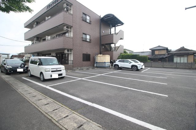 【駐車場】 | パラッツォ操明 | 駐車場完備です
