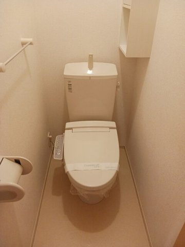 フォレストガーデンＡのトイレ|ゆったりとした空間のトイレです