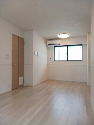 【居間・リビング】 | レティシアⅠ | こちらの居間で趣味の時間をお楽しみください