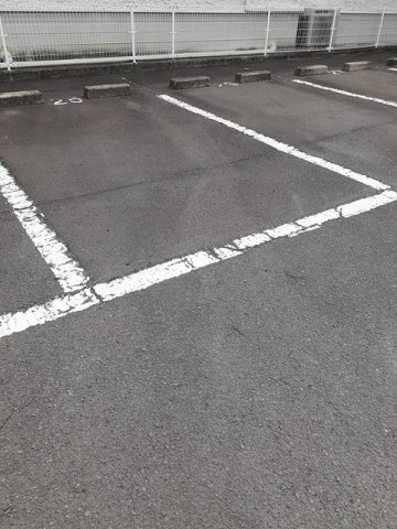 グラン　シェル　Ｂの駐車場