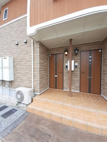 クリスタル　Ｅのエントランス|建物の内部です