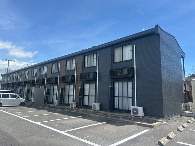 【外観】 | レオパレス芳田 | 落ち着いた雰囲気の外観です