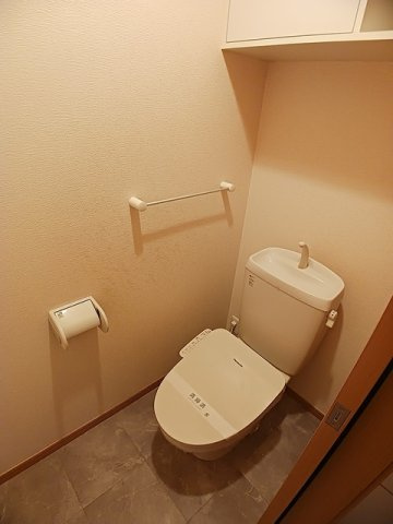 【トイレ】 | Ｃａｍａｒａｄｅ　Ｓ | 清潔感のあるトイレです