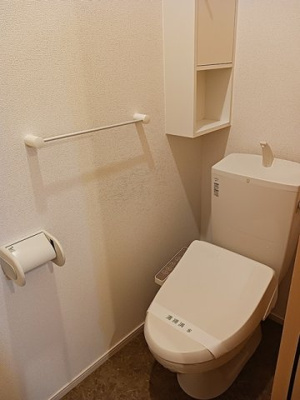 【トイレ】 | アルバーダ | 清潔感のあるトイレです