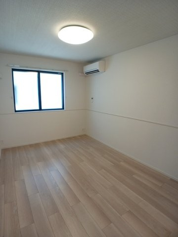 ステラの内装|明るい室内です