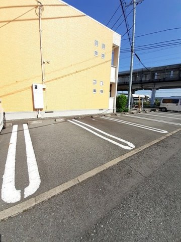 【駐車場】 | グリ－ンピュアⅡ | 駐車場があるので、車を買う予定の方も安心です