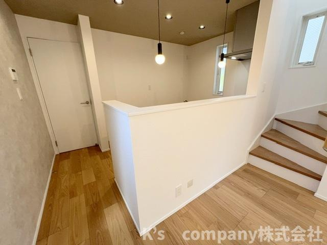 ◎茅ヶ崎市南湖6丁目　新築戸建のキッチン|小さなお子様のいるご家庭は、お子さまを見守りながら家事ができます♪