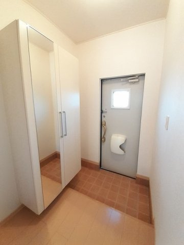 【玄関】 | ウィンクルＡ | 明るい玄関です