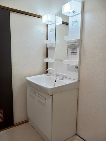 パルテールⅡの洗面所|ゆったりとスペースのある洗面所
