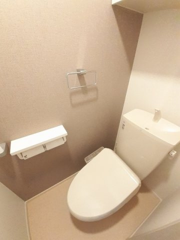 ルーベル宇多津ⅡＢのトイレ|清潔感のあるトイレです