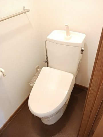 【トイレ】 | ヴィラ・フォンティーヌ | ゆったりとした空間のトイレです