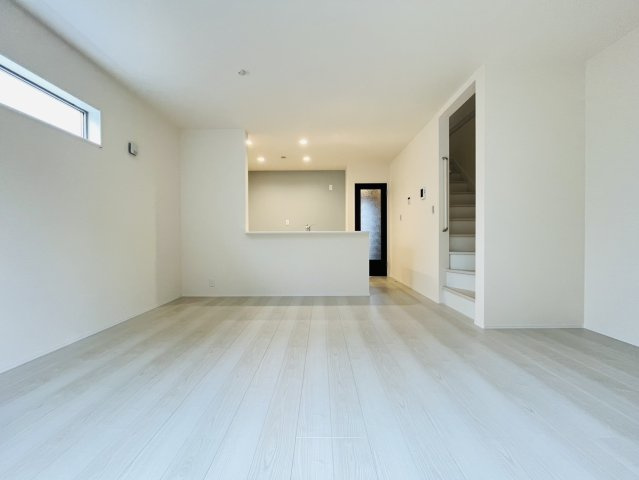 知多市新舞子神田42-1『仲介手数料無料』新築一戸建て・建売の居間・リビング