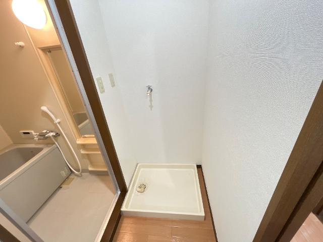 サンライズ２番館のその他|洗濯機置場