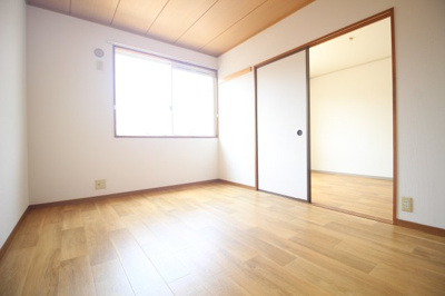 【寝室】 | ダイヤモンドハイツKII | 落ち着いた色調の寝室です