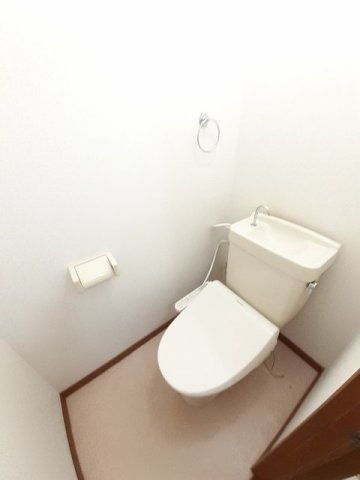 【トイレ】 | シティハイツ冨士 | 落ち着いた色調のトイレです