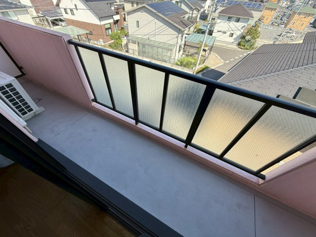 パル９８のバルコニー|開放的で明るい空間を演出してくれるバルコニーです