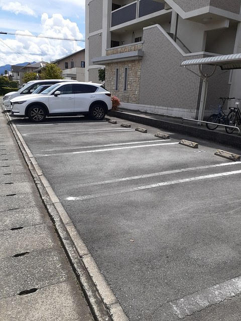 インター久留米SURの駐車場|駐車場に車を止められます