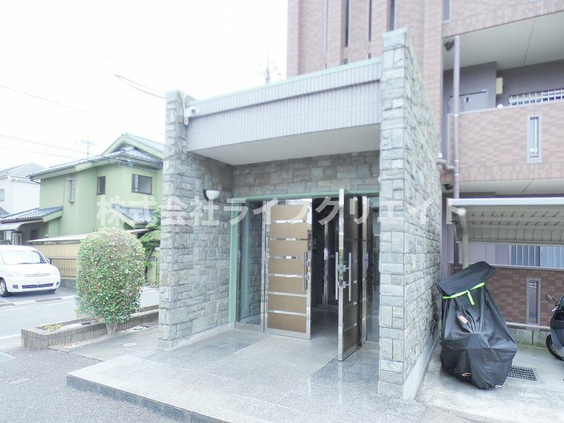 ロイヤル・レジデンス弐番館のエントランス