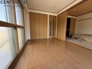 白井マンションの居間