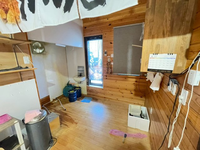 坂左右町　近藤様店舗の内装