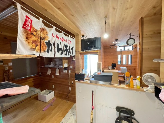 坂左右町　近藤様店舗の内装