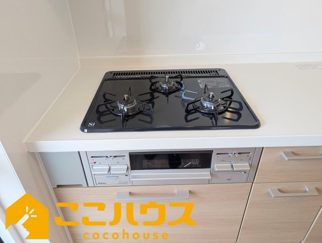ライオンズマンション首里の設備|三口コンロ