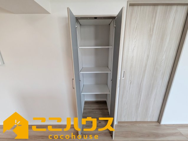 ライオンズマンション首里の収納|リビング収納もございます