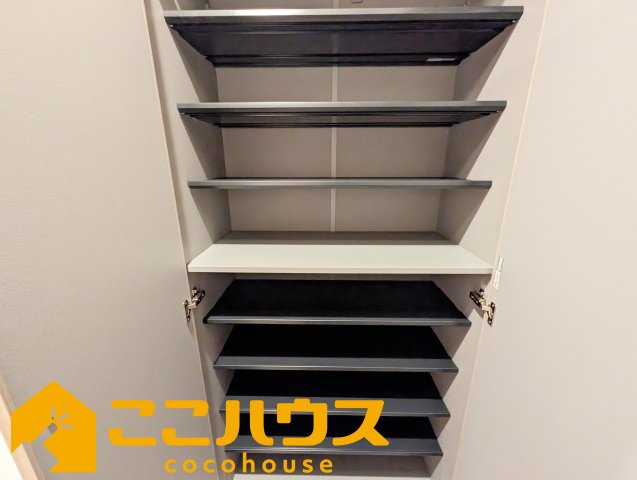 ライオンズマンション首里の収納|大容量のシューズボックス