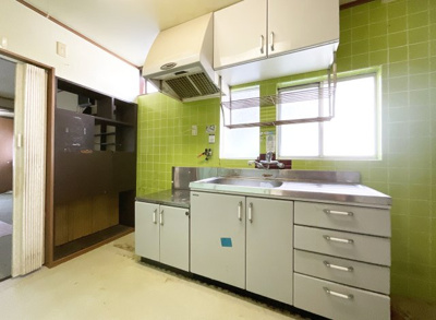 【キッチン】 | 伏見区淀池上町　中古戸建 | 「水回りのリフォームはどのくらいかかるの？」お見積りをさせて頂きます。もちろん、費用はかかりませんのでご安心下さい。