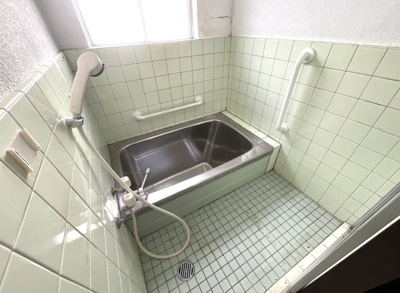 【浴室】 | 伏見区淀池上町　中古戸建 | 【浴室】シャワー付き